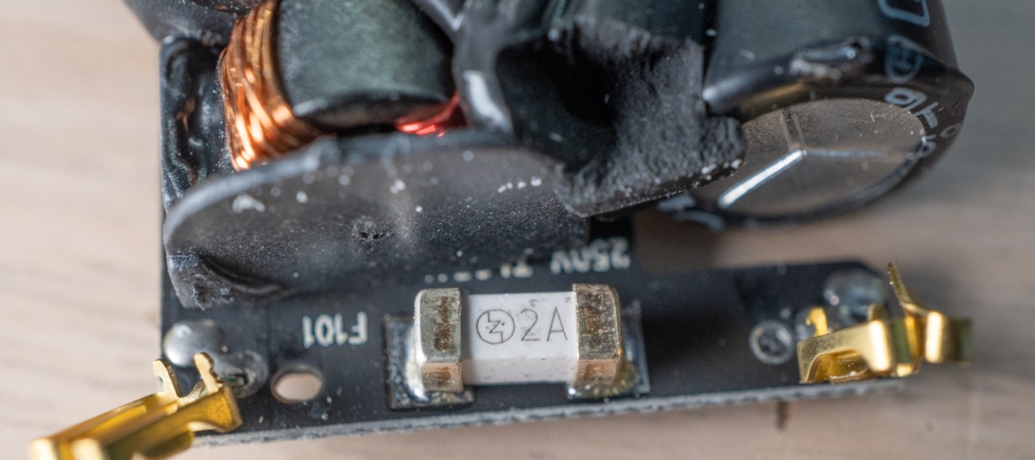 Тестируем и вскрываем поддельный блок питания Apple A2347 с Ozon - 29 Тестируем и вскрываем поддельный блок питания Apple A2347 с Ozon - 29