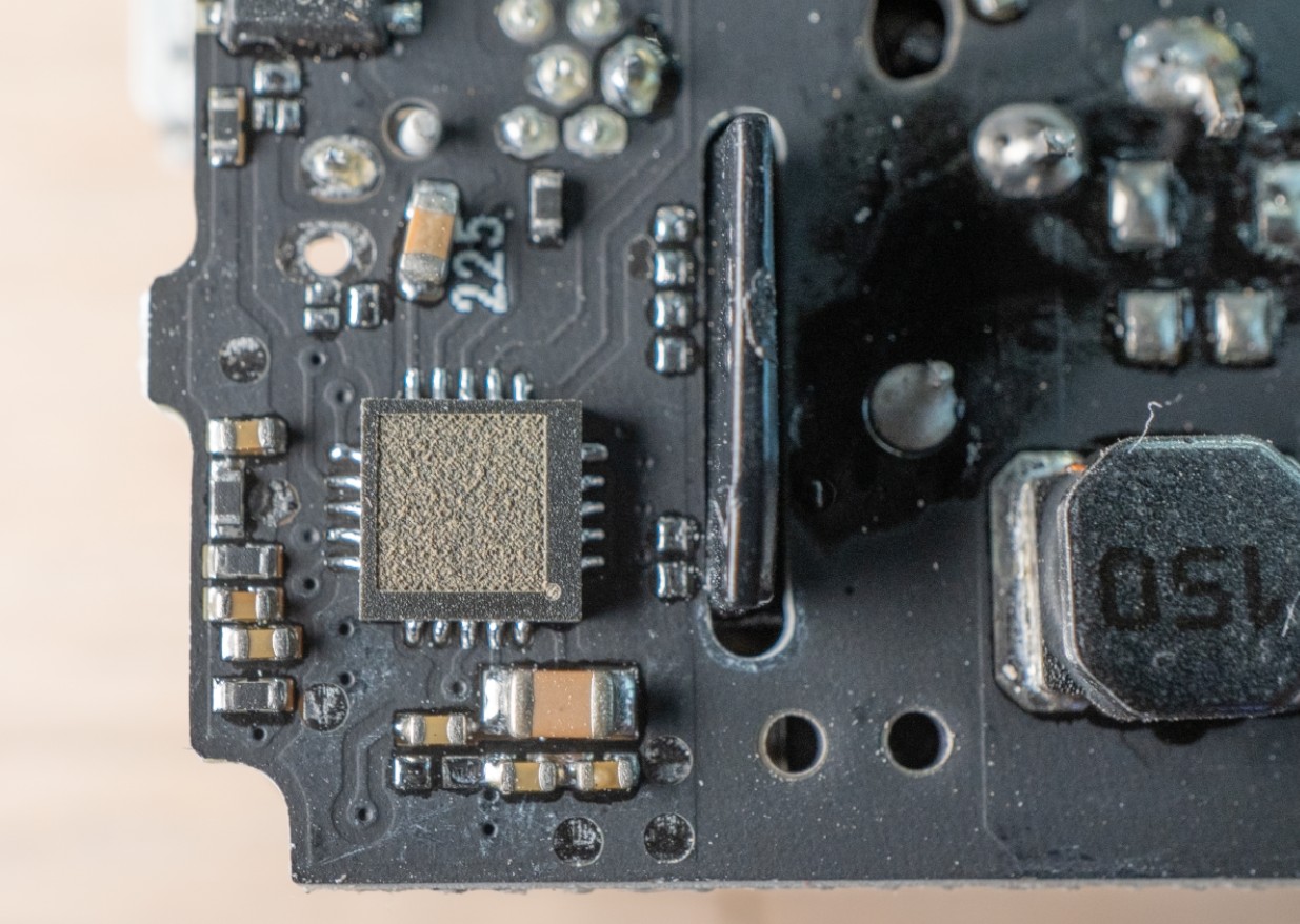 Тестируем и вскрываем поддельный блок питания Apple A2347 с Ozon - 33 Тестируем и вскрываем поддельный блок питания Apple A2347 с Ozon - 33