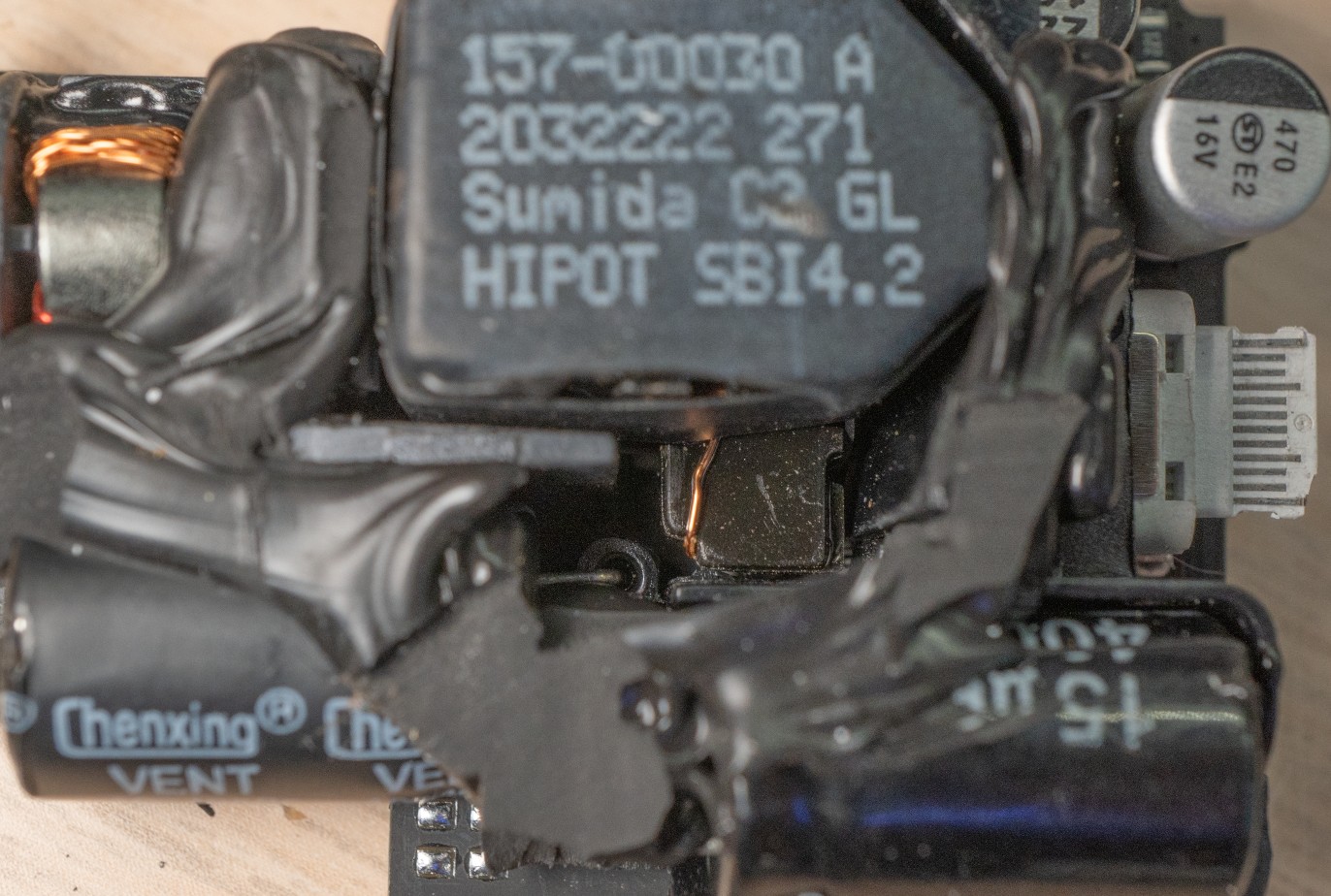 Тестируем и вскрываем поддельный блок питания Apple A2347 с Ozon - 41 Тестируем и вскрываем поддельный блок питания Apple A2347 с Ozon - 41