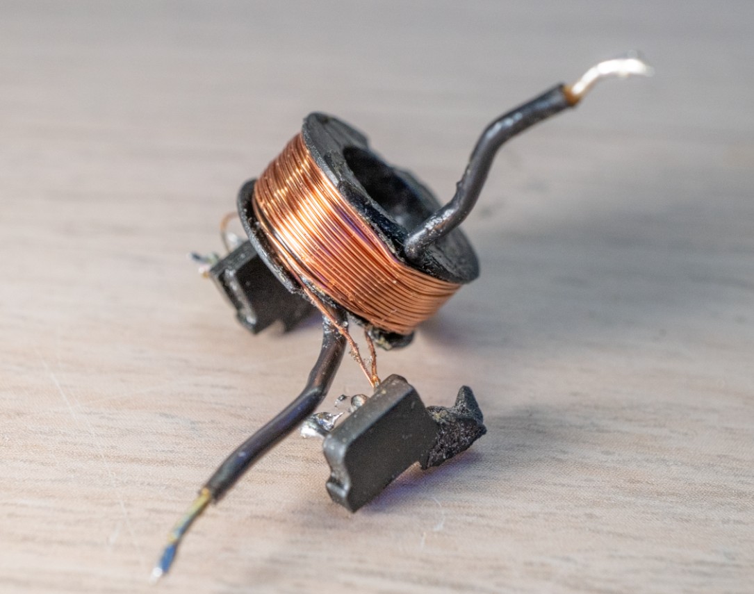 Тестируем и вскрываем поддельный блок питания Apple A2347 с Ozon - 55 Тестируем и вскрываем поддельный блок питания Apple A2347 с Ozon - 55