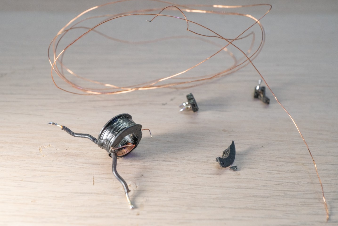 Тестируем и вскрываем поддельный блок питания Apple A2347 с Ozon - 56 Тестируем и вскрываем поддельный блок питания Apple A2347 с Ozon - 56