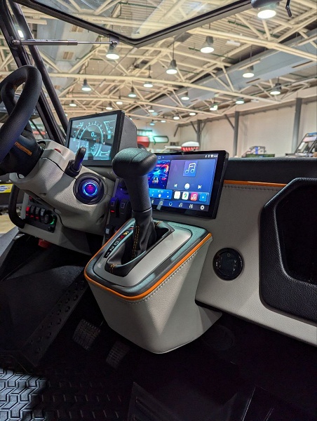 C японским бензиновым мотором, &laquo;автоматом&raquo;, мостами УАЗа и раздаткой &laquo;Нивы&raquo;. В России представили необычный вездеход Taktik