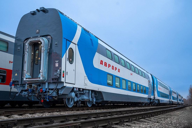 Сертифицирован двухэтажный пассажирский вагон повышенной комфортности для нового фирменного поезда &laquo;Аврора&raquo;, который будет курсировать между Москвой и Санкт-Петербургом