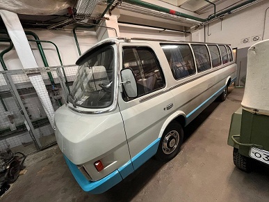 В России выставили на продажу уникальный микроавтобус ЗИЛ «Юность» с мотором V8 и «автоматом». Эту машину хотел по лицензии выпускать Ford - 3 В России выставили на продажу уникальный микроавтобус ЗИЛ «Юность» с мотором V8 и «автоматом». Эту машину хотел по лицензии выпускать Ford