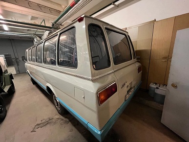 В России выставили на продажу уникальный микроавтобус ЗИЛ «Юность» с мотором V8 и «автоматом». Эту машину хотел по лицензии выпускать Ford - 4 В России выставили на продажу уникальный микроавтобус ЗИЛ «Юность» с мотором V8 и «автоматом». Эту машину хотел по лицензии выпускать Ford