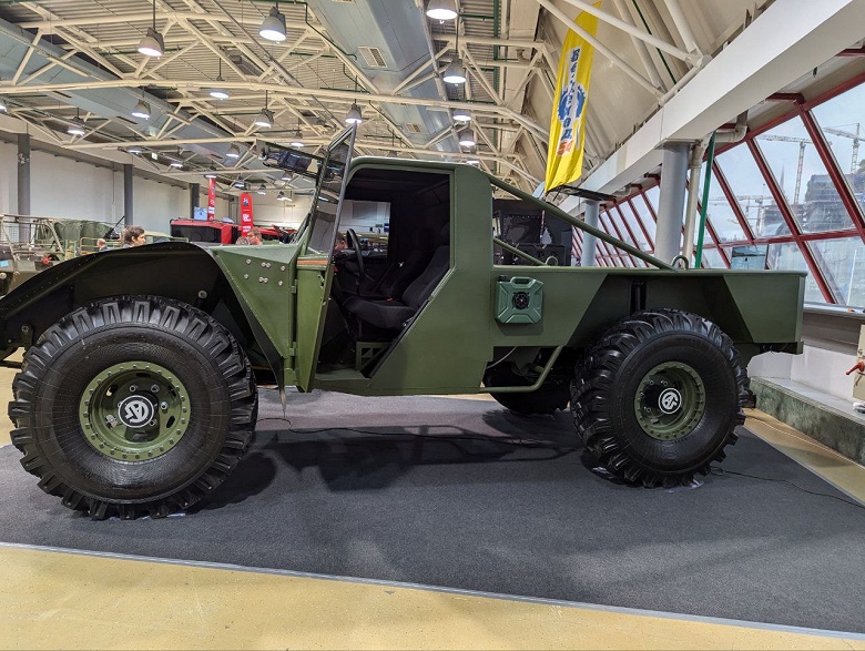 &laquo;Зависимость от импортных комплектующих &mdash; отсутствует&raquo;. В Москве представили тактический пикап АГ34