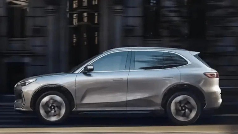 Дешёвый Geely, копирующий Porsche Macan и Mercedes-Benz EQC, стал настоящим хитом продаж. 60 000 единиц Geely Galaxy E5 продано за 119 дней - 2 Дешёвый Geely, копирующий Porsche Macan и Mercedes-Benz EQC, стал настоящим хитом продаж. 60 000 единиц Geely Galaxy E5 продано за 119 дней