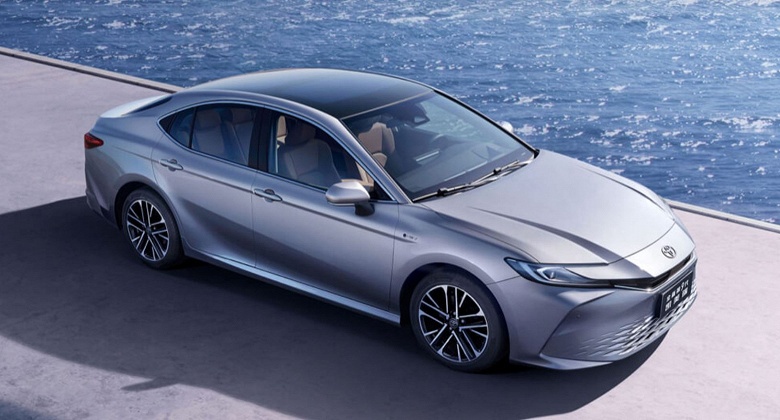 Новейшая Toyota Camry XV80 сильно подешевела в России: всего 3,25 млн рублей за новую машину - 1 Новейшая Toyota Camry XV80 сильно подешевела в России: всего 3,25 млн рублей за новую машину