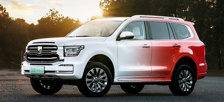 Самый мощный Tank 500, который выдает 972 л.с., проезжает 200 км без бензина и разгоняется до 100 км/ч за 4 с, получил уникальный окрас