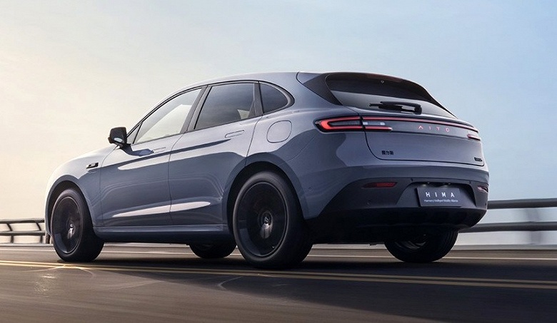 Бывший &laquo;Мерседес-Бенц Рус&raquo; представил в России телематическую систему MBRUS Connect для гибридных кроссоверов Aito Seres M5 и M7