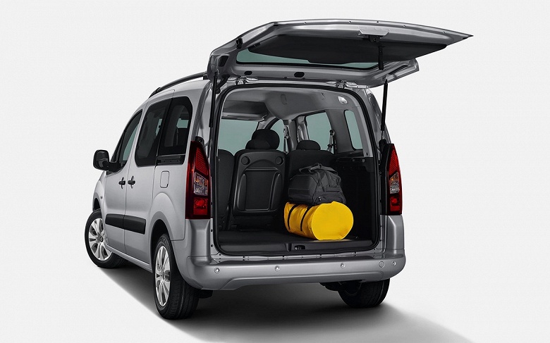 Ещё одна альтернатива Lada Largus, но уже от немецкого бренда. Opel Combo Life 2022 продают в России за 2,2 млн рублей - 2 Ещё одна альтернатива Lada Largus, но уже от немецкого бренда. Opel Combo Life 2022 продают в России за 2,2 млн рублей