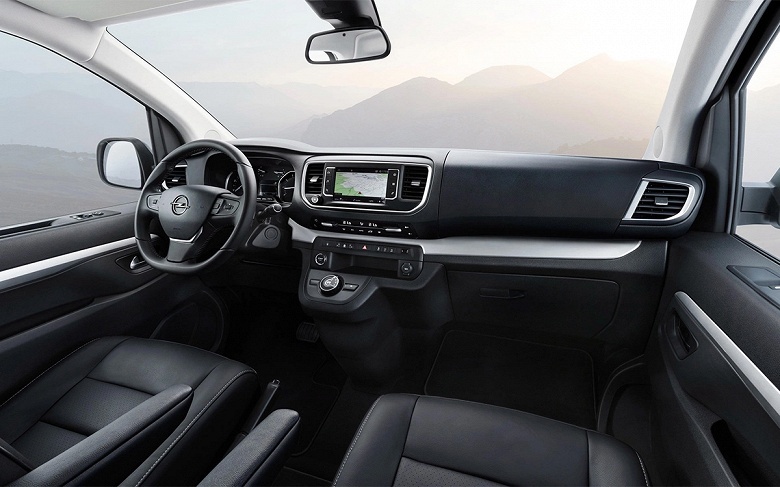 Просторный немецкий минивэн с 6-ступенчатым «автоматом» — всего 3,4 млн рублей. В России продают официальные Opel Zafira Life