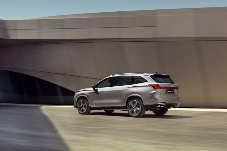 Заменитель Toyota Highlander официально появился в России. У MG RX9 за 4,9 млн постоянный полный привод и классический 9-ступенчатый «автомат» ZF - 2 Заменитель Toyota Highlander официально появился в России. У MG RX9 за 4,9 млн постоянный полный привод и классический 9-ступенчатый «автомат» ZF