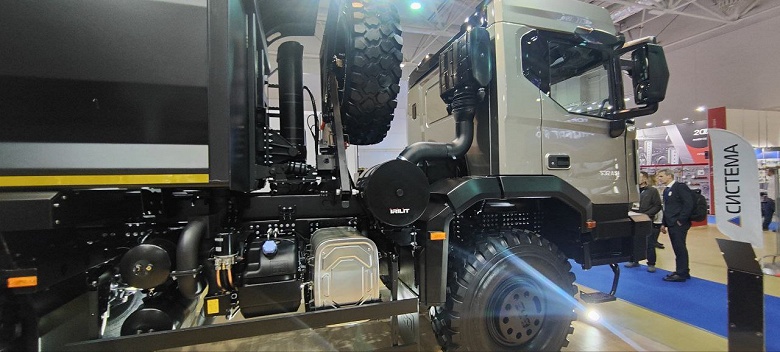 11-литровый мотор ЯМЗ, до 110 т, наши кабина, рама и мосты &mdash; за 20 млн рублей. Представлен российский самосвал &laquo;БАЗ-S32A5&raquo;