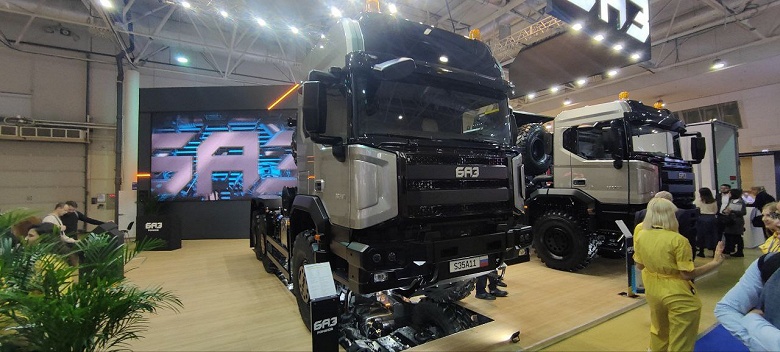 11-литровый мотор ЯМЗ, до 110 т, наши кабина, рама и мосты &mdash; за 20 млн рублей. Представлен российский самосвал &laquo;БАЗ-S32A5&raquo;