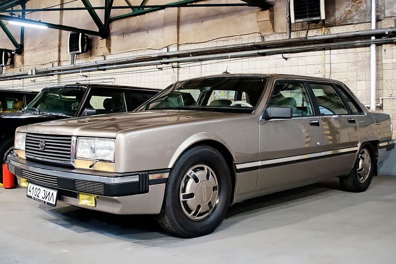 Эта машина была ещё до Mercedes и Aurus: последний ЗИЛ-4102 признали памятником науки и техники России - 1 Эта машина была ещё до Mercedes и Aurus: последний ЗИЛ-4102 признали памятником науки и техники России