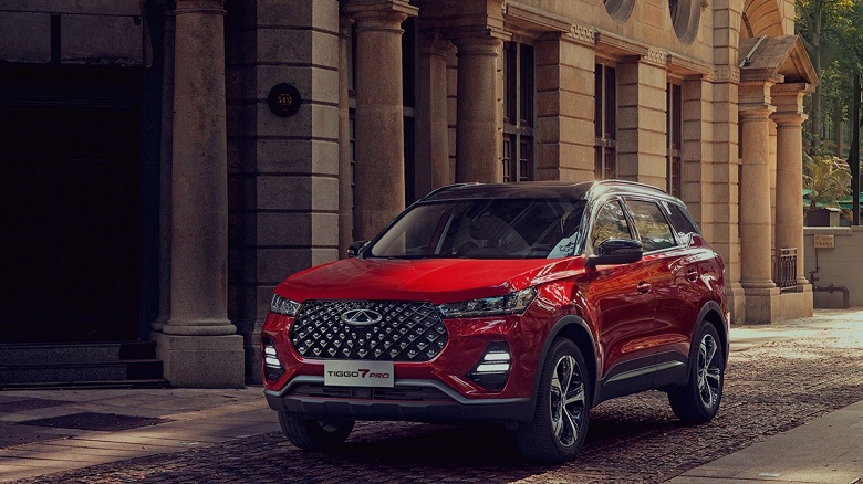 &laquo;Освобождаем место под новую модель&raquo;, &laquo;У нас горит годовой план&raquo;. Московские дилеры обрушили цены на бестселлеры Chery Tiggo 7 Pro и Tiggo 4 Pro 