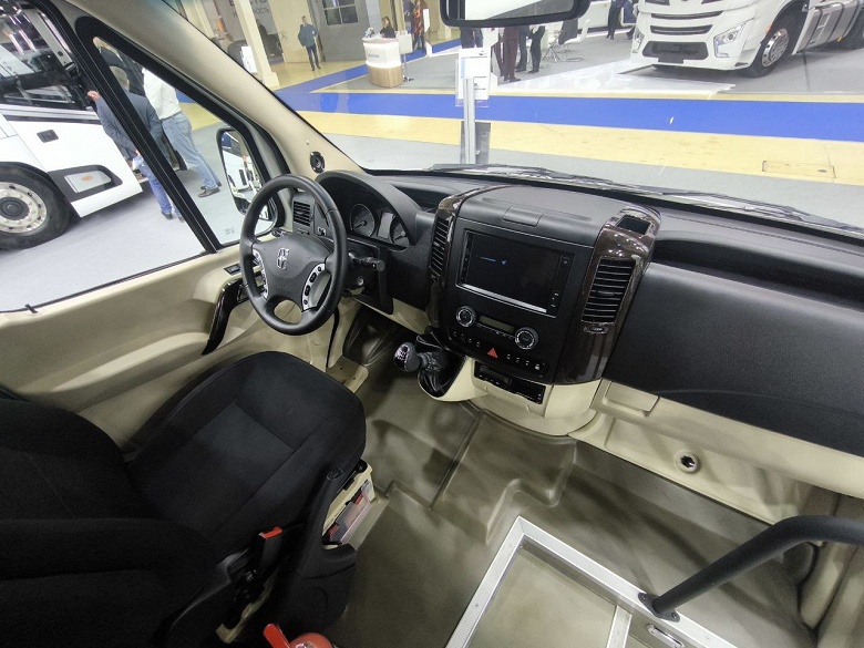 В Россию привезли «китайский Mercedes-Benz Sprinter». Стоит как две «ГАЗели» - 3 В Россию привезли «китайский Mercedes-Benz Sprinter». Стоит как две «ГАЗели»