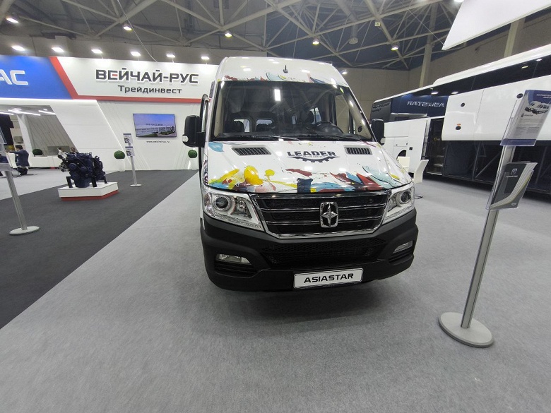 В Россию привезли «китайский Mercedes-Benz Sprinter». Стоит как две «ГАЗели» - 1 В Россию привезли «китайский Mercedes-Benz Sprinter». Стоит как две «ГАЗели»