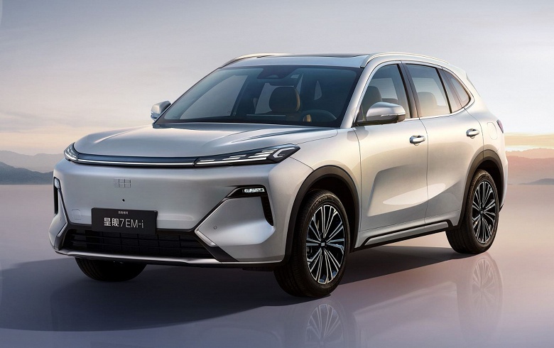 Новейший гибридный кроссовер Geely за 13,7 тыс. долларов стал хитом в Китае. Geely отправила покупателям 6500 Galaxy Starship 7 EM-i за одну неделю - 1 Новейший гибридный кроссовер Geely за 13,7 тыс. долларов стал хитом в Китае. Geely отправила покупателям 6500 Galaxy Starship 7 EM-i за одну неделю