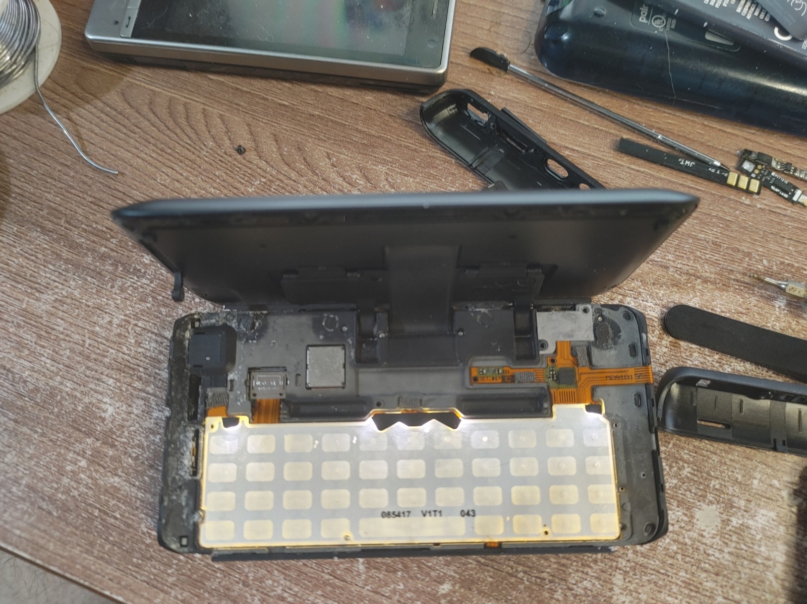 Видны следы коррозии от воды. УЗВ чтобы помыть корпус полностью у меня нет.