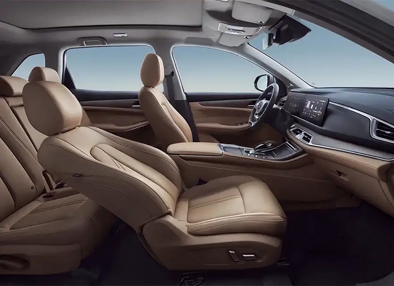 Самый доступный гибрид в России стал еще доступнее: 7-местный кроссовер Evolute i-Space с запасом хода 1150 км на баке бензина, подешевел до 2,79 млн рублей - 3 Самый доступный гибрид в России стал еще доступнее: 7-местный кроссовер Evolute i-Space с запасом хода 1150 км на баке бензина, подешевел до 2,79 млн рублей