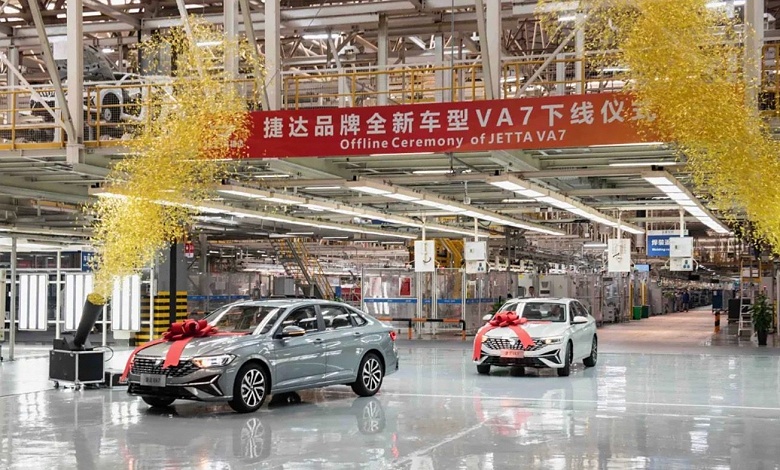 Этот новейший седан от Volkswagen официально ждут в России. Стартовало производство Jetta VA7, опубликованы живые фото