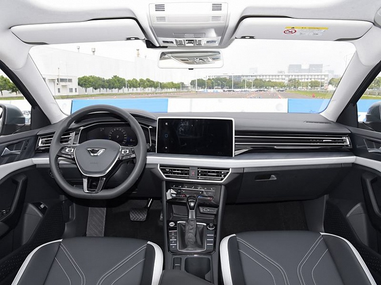 Этот новейший седан от Volkswagen официально ждут в России. Стартовало производство Jetta VA7, опубликованы живые фото