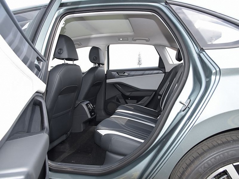 Этот новейший седан от Volkswagen официально ждут в России. Стартовало производство Jetta VA7, опубликованы живые фото