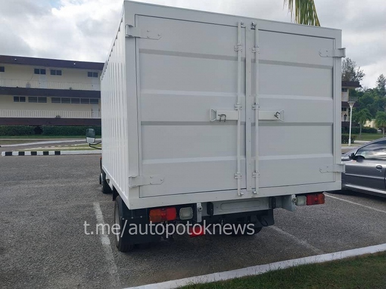 Так выглядит кубинский УАЗ: УАЗ &laquo;Профи&raquo; засняли на Острове Свободы