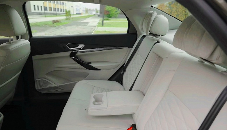 До конца 2024 года АвтоВАЗ выпустит 100 особых Lada Aura, но купить их не получится - 2 До конца 2024 года АвтоВАЗ выпустит 100 особых Lada Aura, но купить их не получится