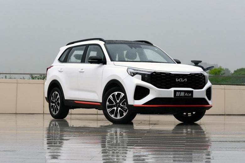 Надёжный 2,0-литровый мотор и полноценный &laquo;автомат&raquo; в исполнении Kia, гораздо дешевле китайских машин. В Россию поштучно завозят Kia Sportage Ace/R