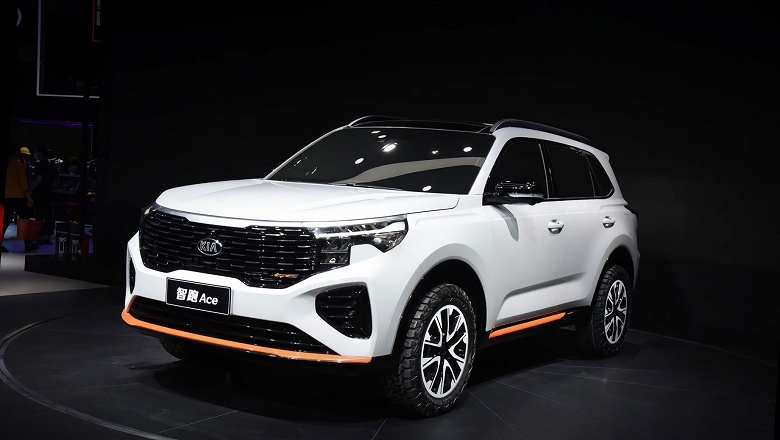 Надёжный 2,0-литровый мотор и полноценный &laquo;автомат&raquo; в исполнении Kia, гораздо дешевле китайских машин. В Россию поштучно завозят Kia Sportage Ace/R