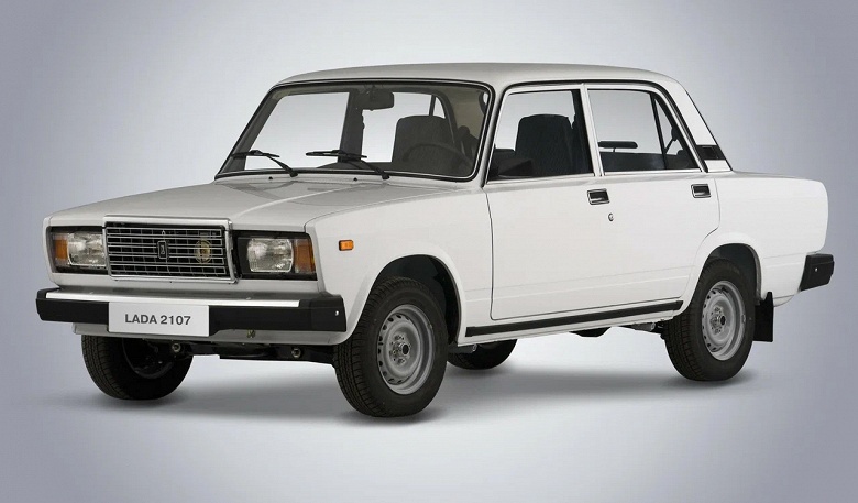 Названы самые популярные машины с пробегом в России. В топ-10 нет ни одного &laquo;китайца&raquo;, зато сразу две Toyota