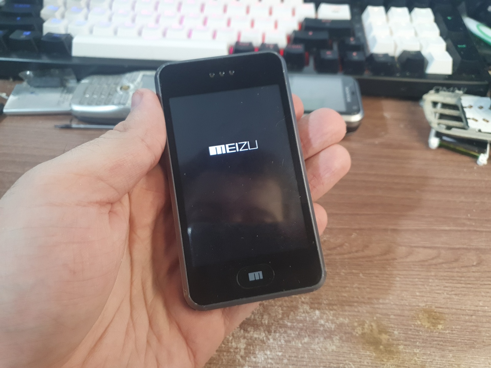 Как китайцы «айфон на винде» сделали: Смотрим на Meizu M8 - 9