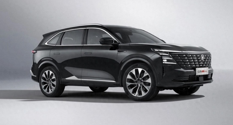 Главный конкурент Geely Monjaro уже на подходе. Changan CS75 Plus Ultra представят 24 декабря, у него 2,0-литровый 232-сильный мотор, &laquo;автомат&raquo; Aisin и три экрана в салоне