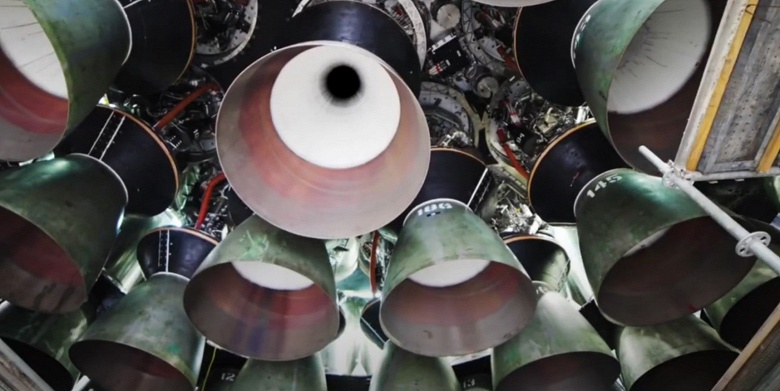 SpaceX показала эффектное видео работы двигателей Raptor в Super Heavy и поздравила всех с праздниками - 1 SpaceX показала эффектное видео работы двигателей Raptor в Super Heavy и поздравила всех с праздниками