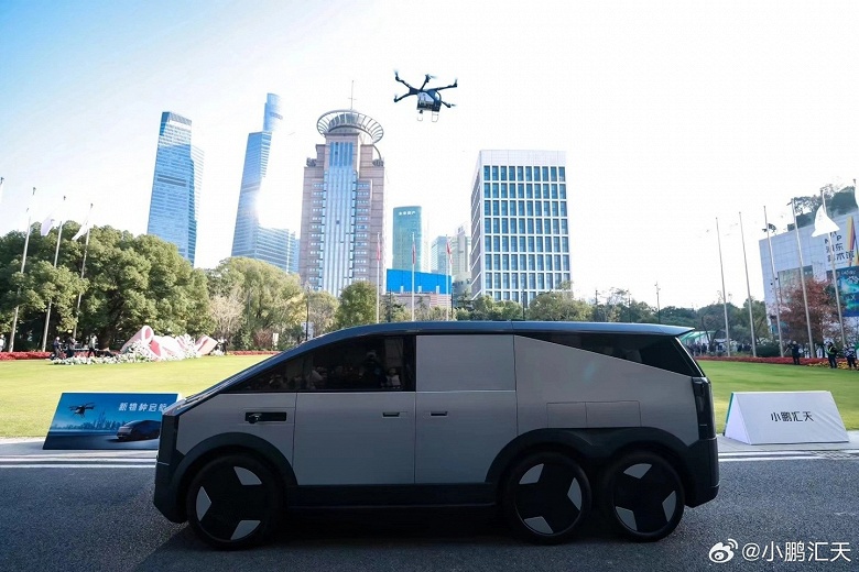 Будущее уже практически наступило: &laquo;Сухопутный авианосец&raquo;, на котором можно научиться летать за 3 часа, везут в Лас-Вегас на крупнейшую выставку CES 2025