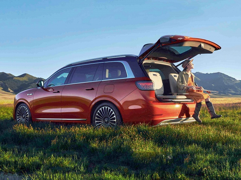 Убийца Mercedes-Maybach GLS и BMW X7, а также самый безопасный автомобиль Китая подтвердил звание суперхита: продано более 200 000 Aito M9 - 1 Убийца Mercedes-Maybach GLS и BMW X7, а также самый безопасный автомобиль Китая подтвердил звание суперхита: продано более 200 000 Aito M9