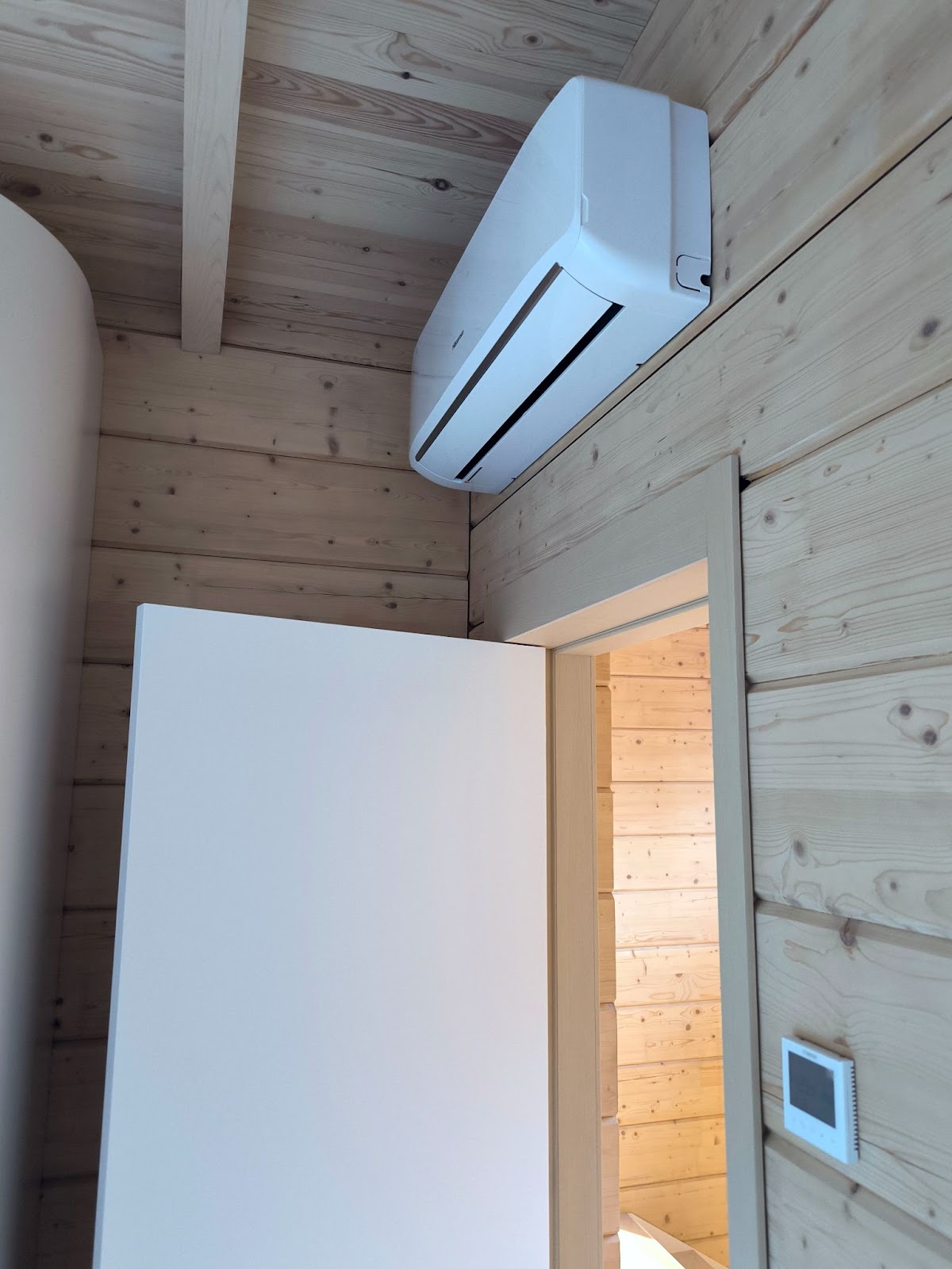 Кондиционер в мастер-спальне