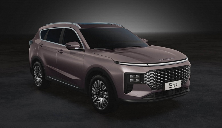 186 л.с., 8-ступенчатый &laquo;автомат&raquo;, полный привод &mdash; от 2,85 млн рублей. В России куплен первый кроссовер Soueast S07