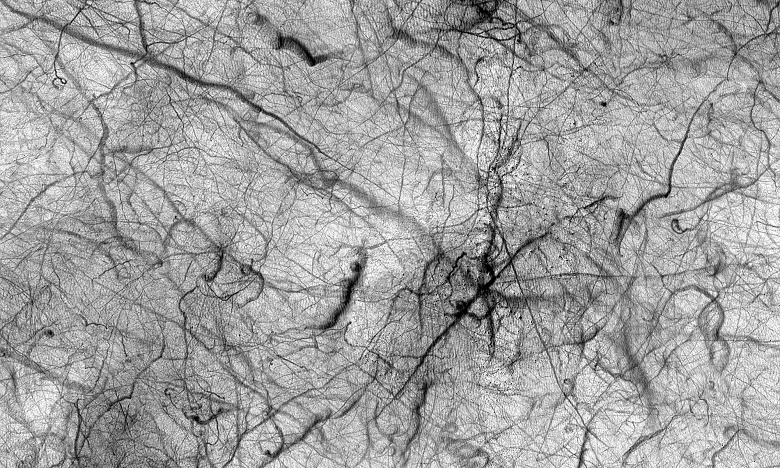 Камера HiRISE на борту орбитального аппарата NASA Mars Reconnaissance Orbiter сделала уникальное изображение Марса - 1 Камера HiRISE на борту орбитального аппарата NASA Mars Reconnaissance Orbiter сделала уникальное изображение Марса