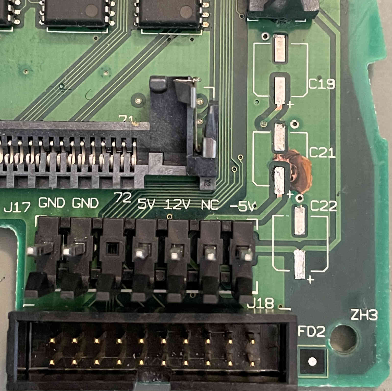 Как инженеры Apple ошиблись с полярностью конденсатора - 3 Как инженеры Apple ошиблись с полярностью конденсатора - 3