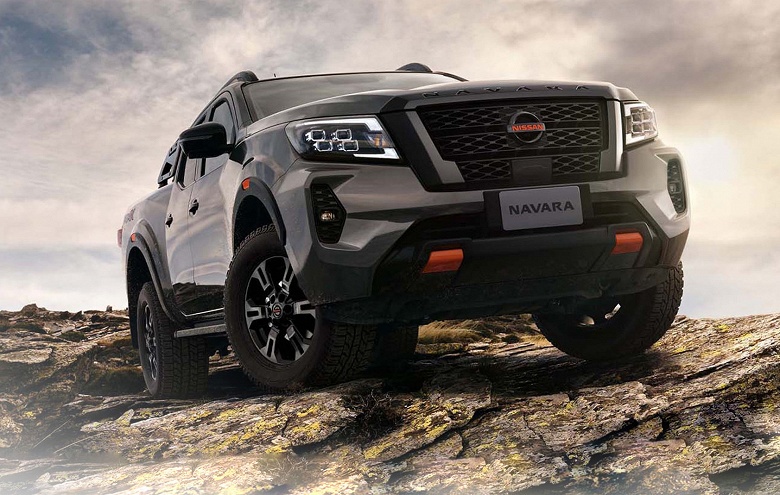 В Россию привезли новый Nissan Navara Pro-4X: 2,5-литровый мотор, честный полный привод и &laquo;автомат&raquo;