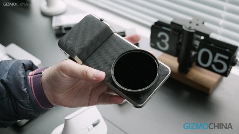 Xiaomi 15 Ultra сможет делать снимки с расстояния 10 см. Телеобъективы получат новое покрытие, а телефон &mdash; эксклюзивные чехлы