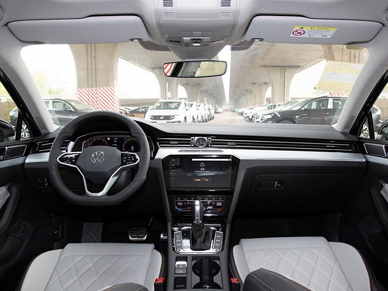 Представлен люксовый Volkswagen Magotan: 1,4-литровый турбомотор и сниженная на 3700 долларов цена - 3 Представлен люксовый Volkswagen Magotan: 1,4-литровый турбомотор и сниженная на 3700 долларов цена