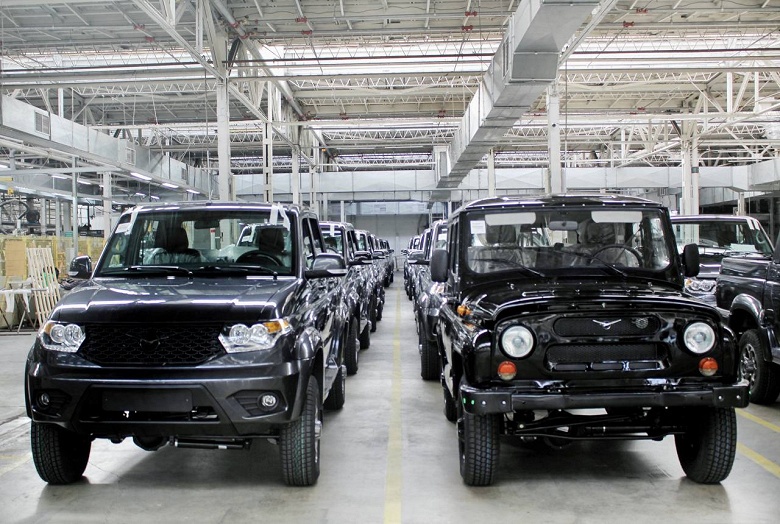 &laquo;Патриот&raquo;, &laquo;Буханка&raquo; и &laquo;Хантер&raquo; снова на конвейере. Легендарный российский завод УАЗ возобновил производство