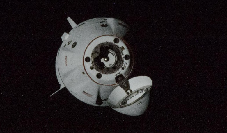 Роскосмос и SpaceX: российские космонавты готовятся к полету на американском корабле Crew Dragon - 1 Роскосмос и SpaceX: российские космонавты готовятся к полету на американском корабле Crew Dragon