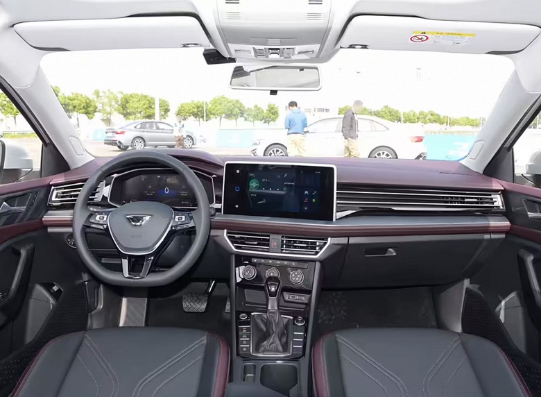 Замена Toyota Corolla от Volkswagen с перспективой официально появиться в России. Стартовали продажи Jetta VA7, цена &mdash; всего 12 тыс. долларов