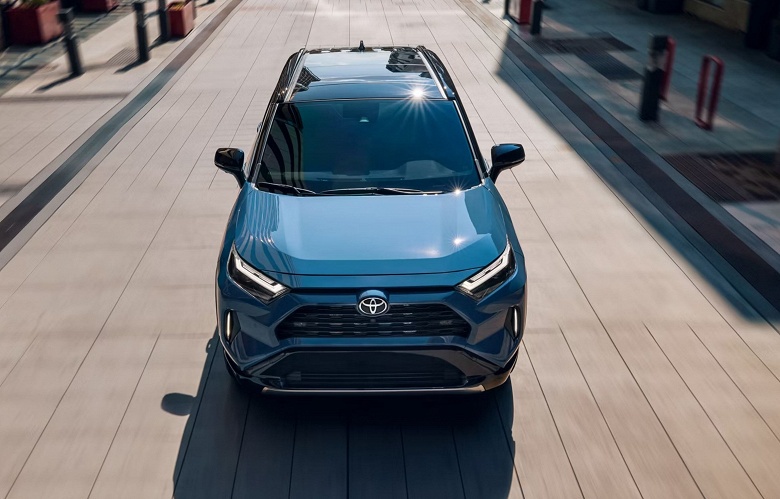 Toyota RAV4 Elite Plus — абсолютный хит в России. Этот кроссовер в 2024 году покупали чаще всего на платформе CDEK.Shopping Auto - 1 Toyota RAV4 Elite Plus — абсолютный хит в России. Этот кроссовер в 2024 году покупали чаще всего на платформе CDEK.Shopping Auto